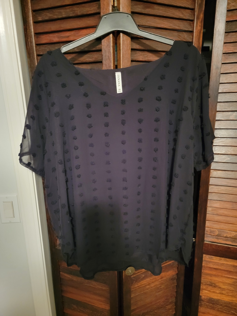 Zenana Outfitters Black Short-Sleeve Dot-Texture Blouse